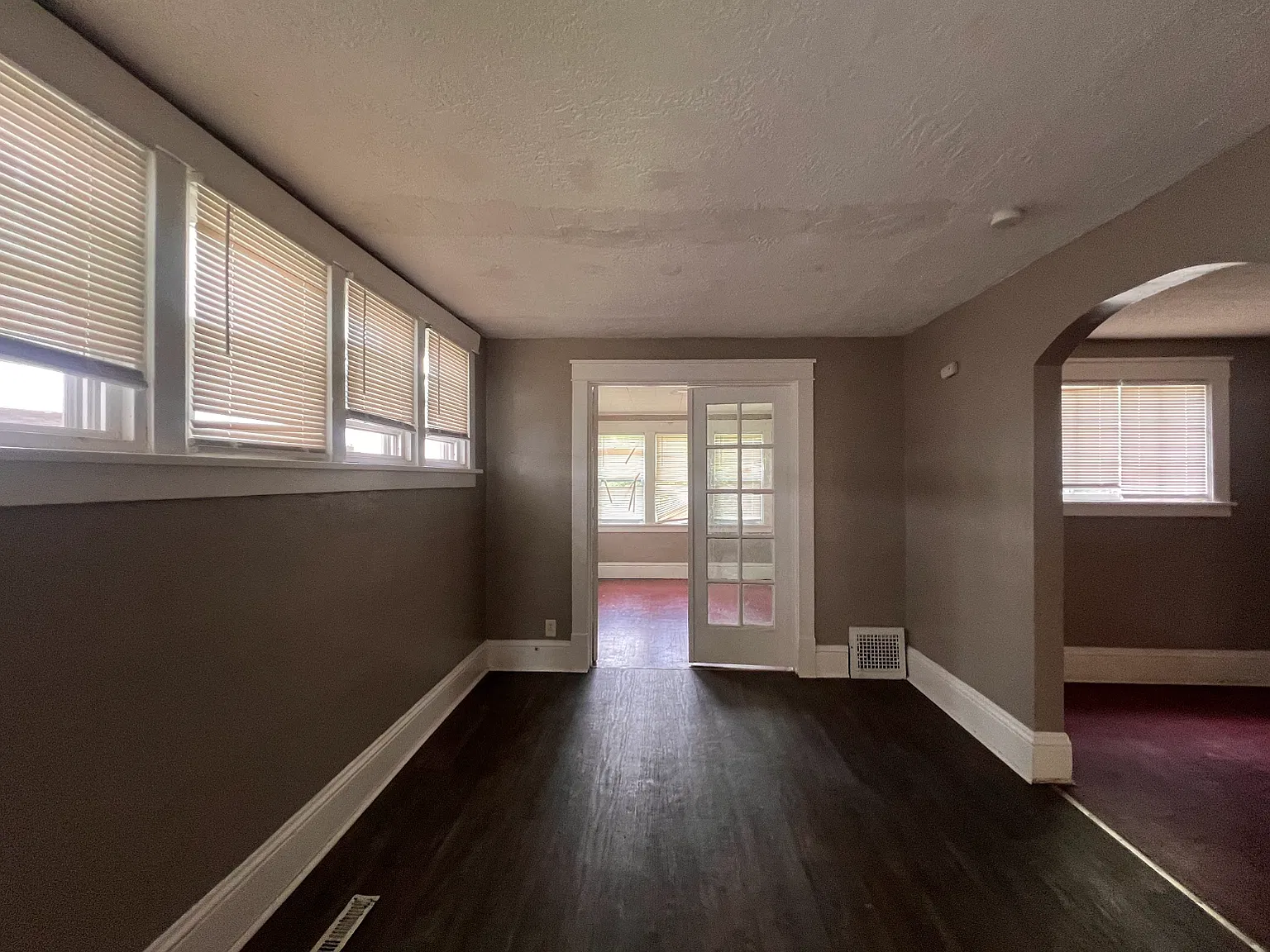 2511 Logan Ave N - 0 — Photo 4