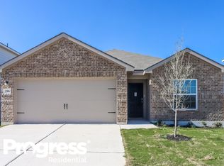 216 Silvercrest Ln, Jarrell, TX 76537