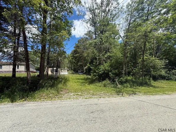 1339 Camp Dr, Windber, PA 15963