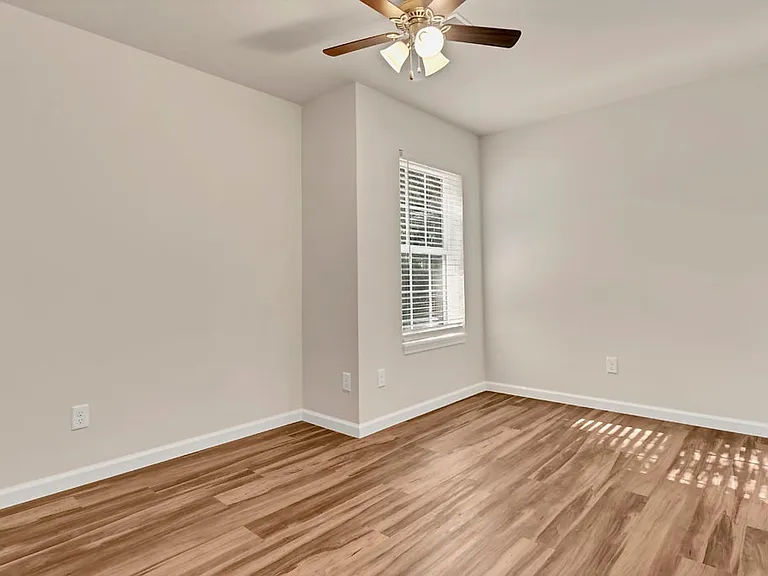 1112 Bertling St #7 — Photo 10