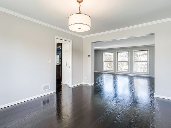 3rd image of 2680 Greenwood Ave