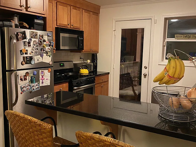 1067 Alta Ave NE #4 — Photo 3