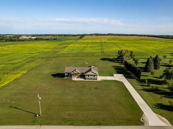 4401 W Spring Creek Rd, Beloit, WI 53511