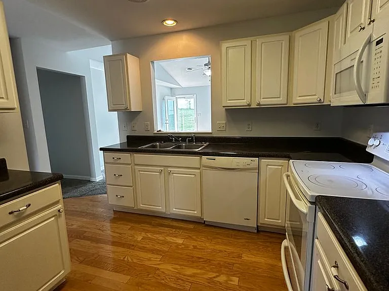 1643 Wood Song Ln — Photo 15