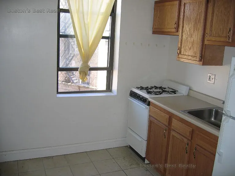 31 Saint Lukes Rd #14 — Photo 3