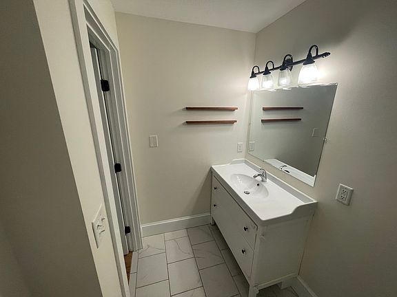 5th image of 49 Nebraska St