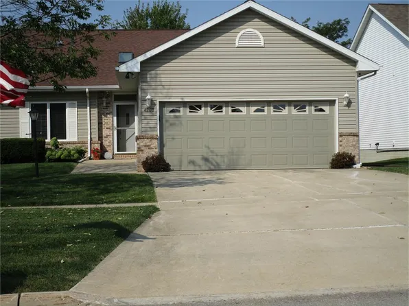 4209 Briarwood Dr, Cedar Falls, IA 50613