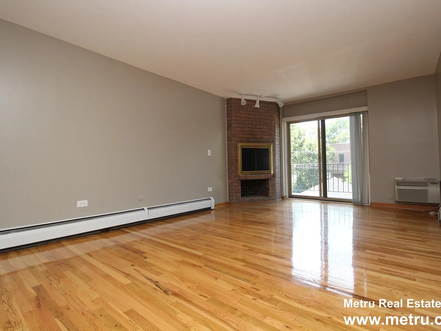 2230 N Orchard St — Photo 2