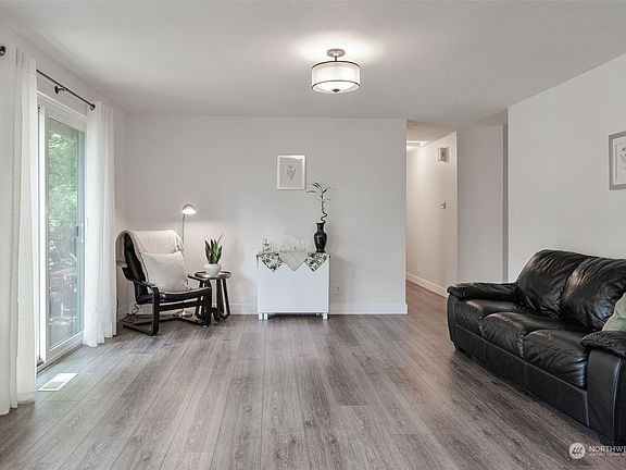 3rd image of 1251 NW Patmos Lane