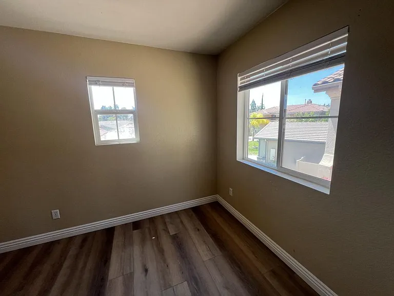 42526 Devant Cir — Photo 55