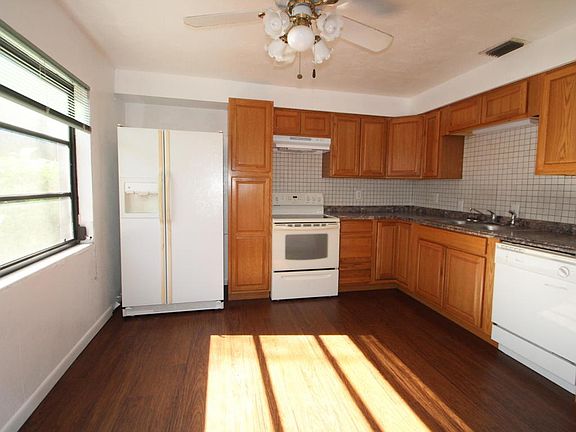 2nd image of 1937 Wallace Ave