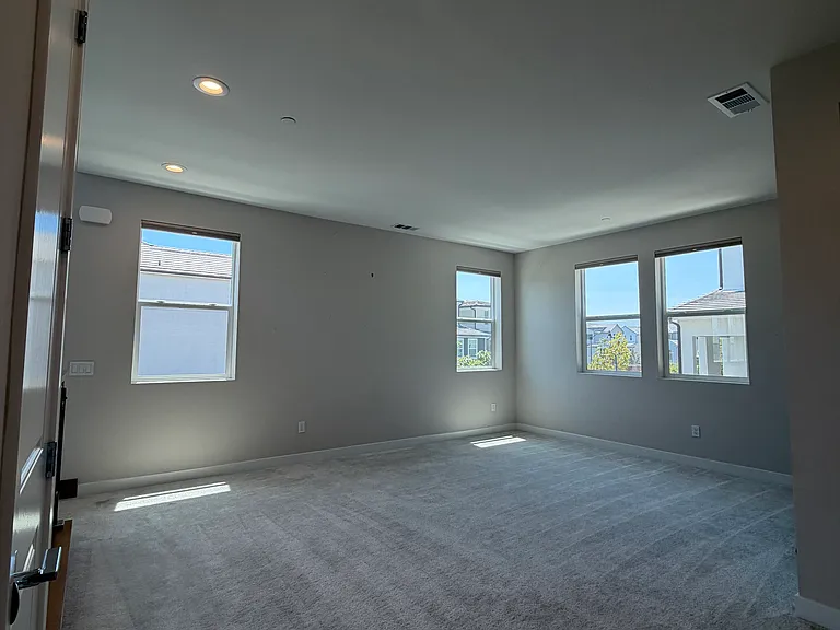 160 Tivoli Ln — Photo 33