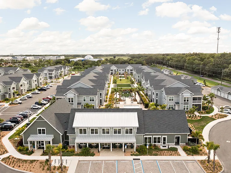 Palm Grove Luxury Apartments — Photo 36