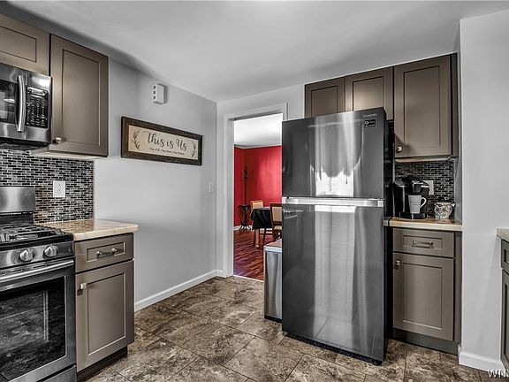 3rd image of 111 Kimberly Ave