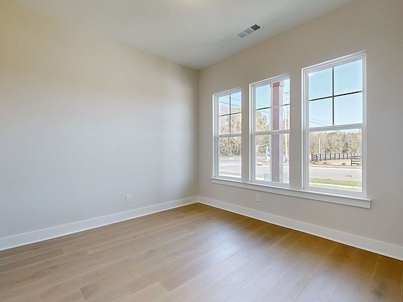 4th image of 6027 Bloom St Lot 15