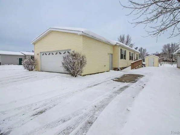 3713 Watermill Ln, Carleton, MI 48117