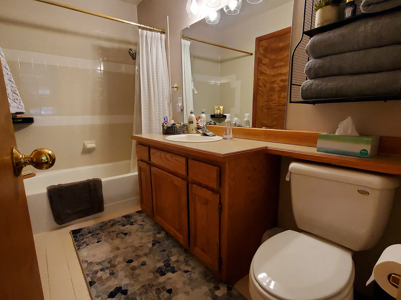 2 bed, 854 sqft, $2,700 — Photo 4