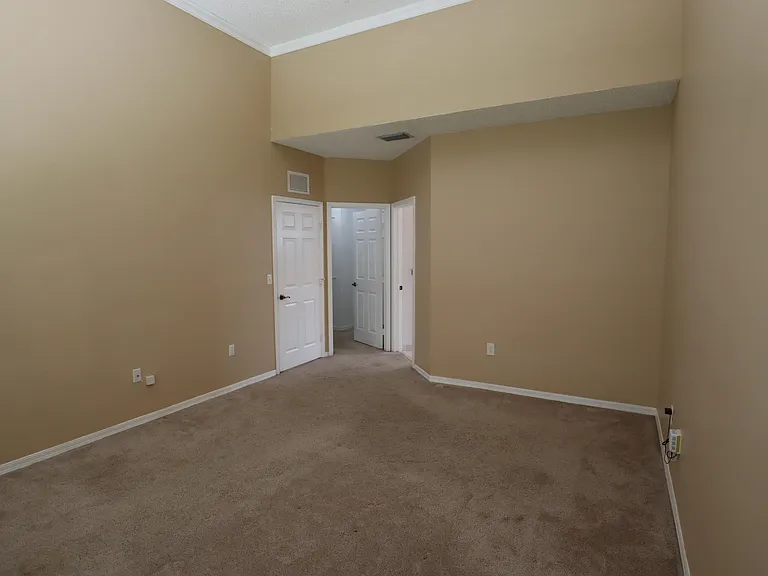 2202 SE 17th Ave — Photo 12