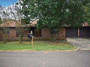 2913 W 19th St, Russellville, AR 72802