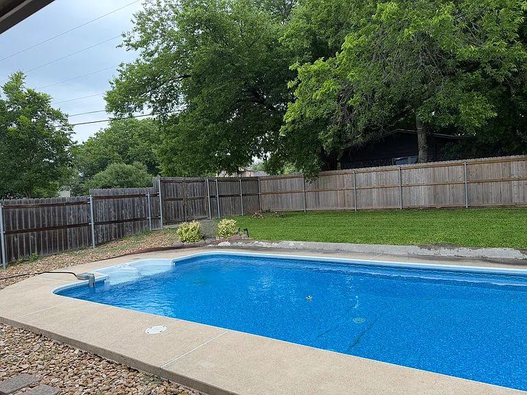 621 S Roy Reynolds Dr — Photo 6