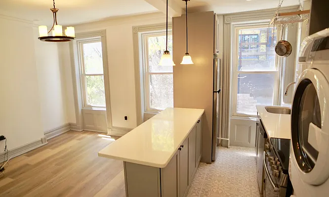 Rented by Longines Realty Inc. | media 11