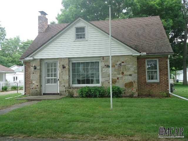 1st image of 134 W Elm St