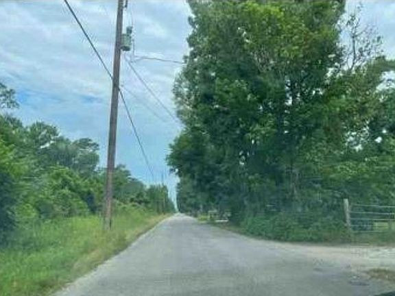 Exterior Neighborhood (street photo)