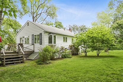 4th image of 76 Crescent St