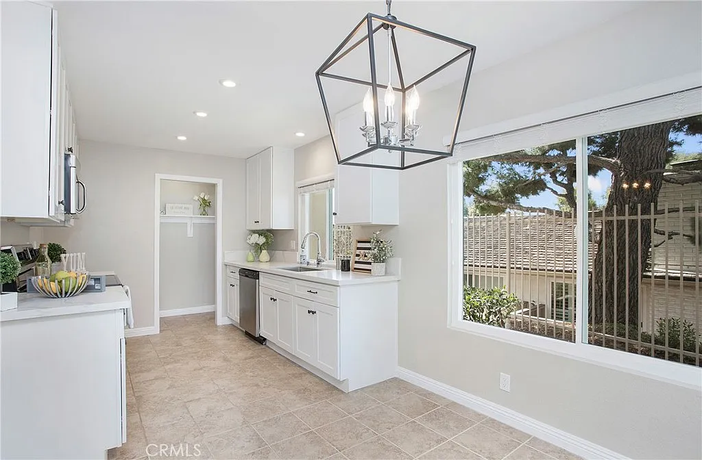 3 bed, 1462 sqft, $3,875 — Photo 4