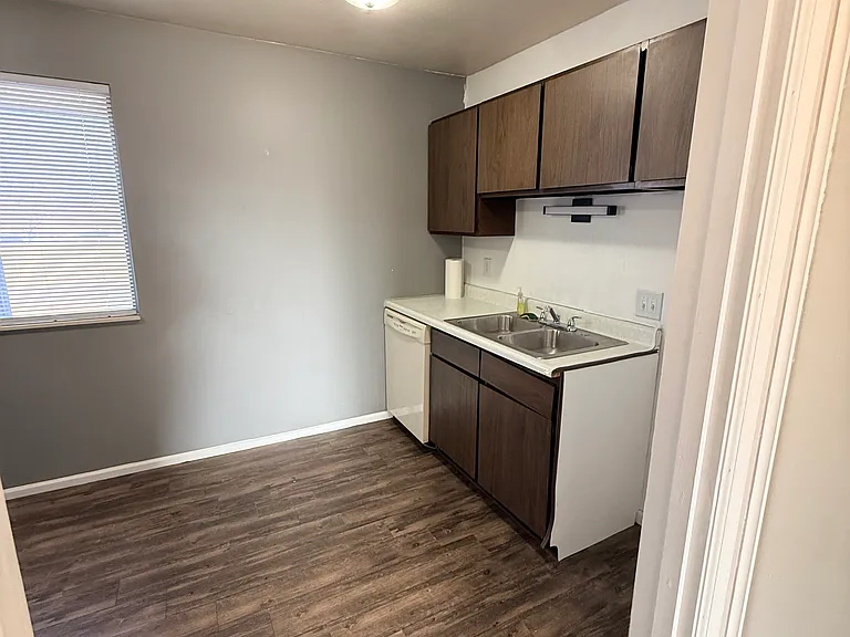 2275 N Cable Rd #17 — Photo 3