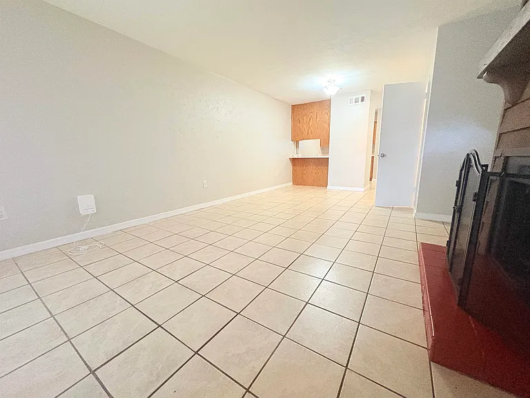 1007 Sutor Rd #D — Photo 5