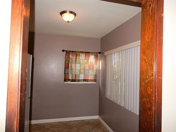 3rd image of 731 W Hyde Park Blvd APT 1