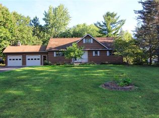 16 Colleen Way, Pittsford, NY 14534