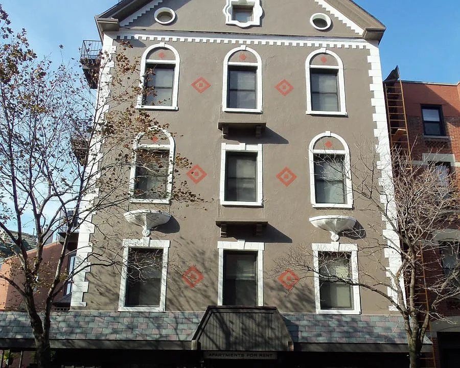 2216 N Geneva Ter #2W
