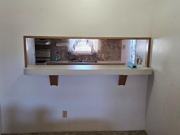 3rd image of 203 W Wheeler St
