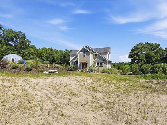 2nd image of 224 Greenhouse Rd