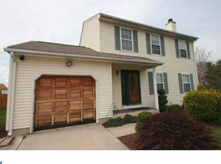 2 Charles Dr, New Castle, DE 19720