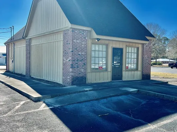 201 Westside Dr, Douglas, GA 31533