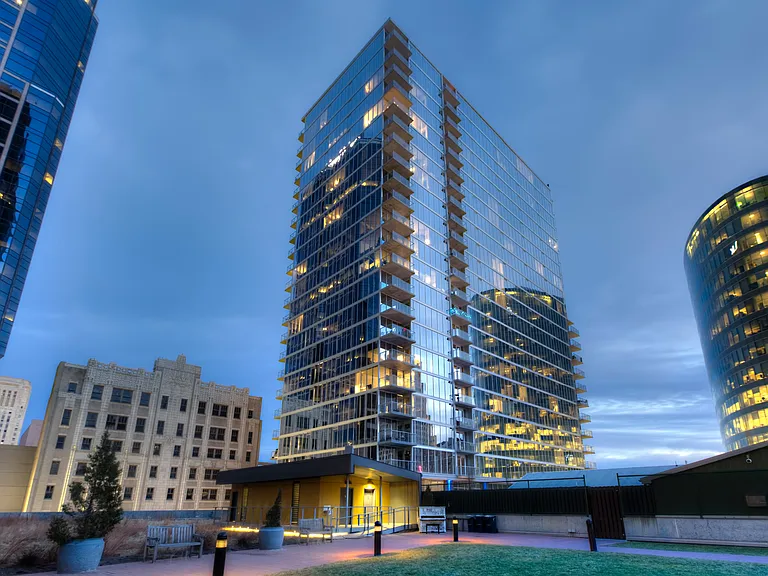 Rooftop dog park at One Light Luxury Apartments in Kansas City