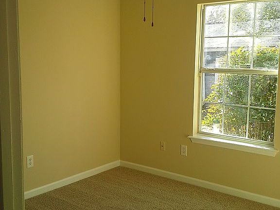 3rd image of 1783 Hawthorne Ave SE