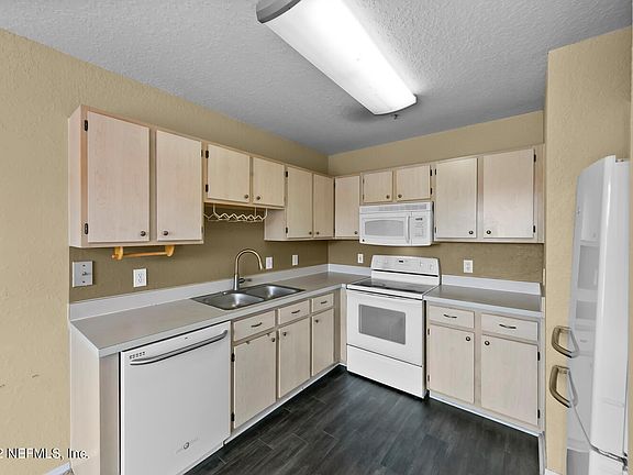 4th image of 1701 The Greens Way APT 632