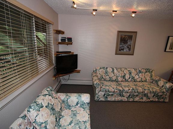 3rd image of 114 Hi Country Dr #9