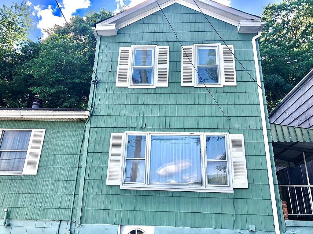 92 Kenney St photo 1