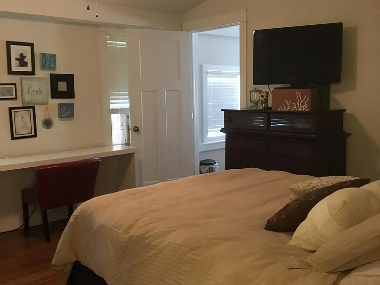 1812 Watrous Ave #B — Photo 15
