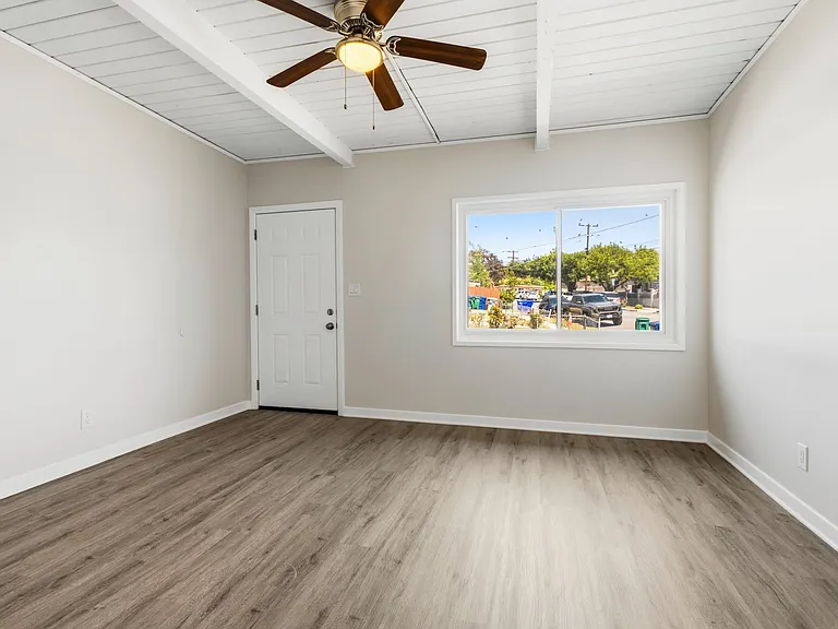 8114-16 Helm St #14-16 — Photo 5