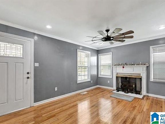 3rd image of 1325 18th Way SW