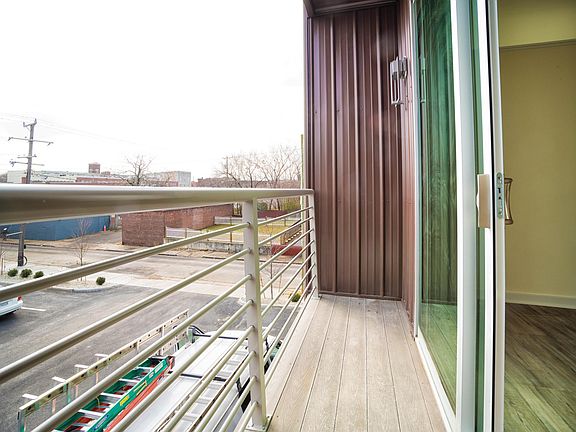 5th image of 1312 Bainbridge St #305
