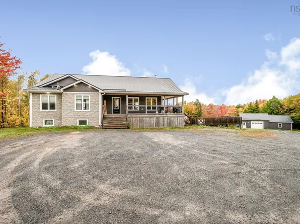75 Evan Rd, Pictou, NS B2H 5C7
