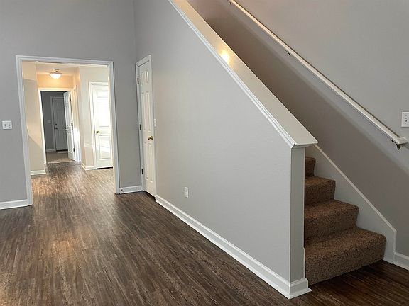 4th image of 2765 Westbrook Ct