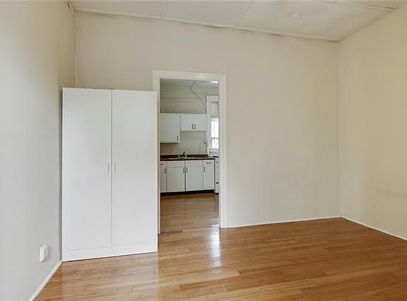 2nd image of 418 Octavia St APT 4